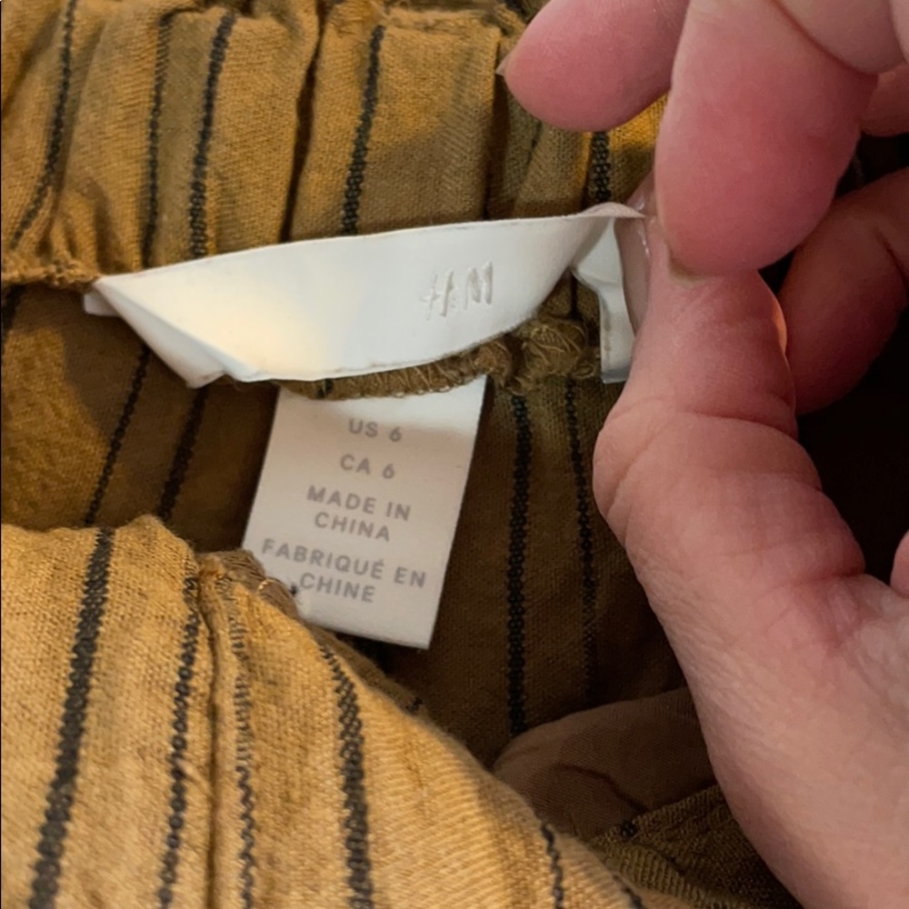 H&M shorts - Picture 2 of 2